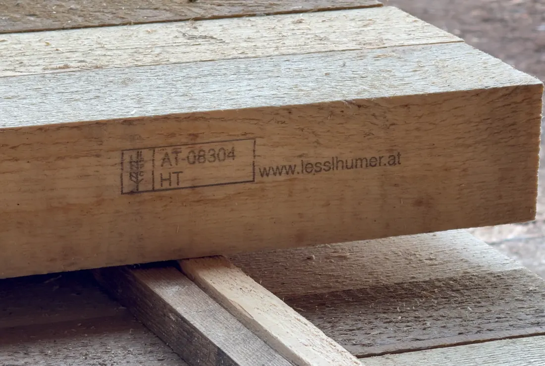 Holzverpackung mit IPPC-Kennzeichnung für den Export